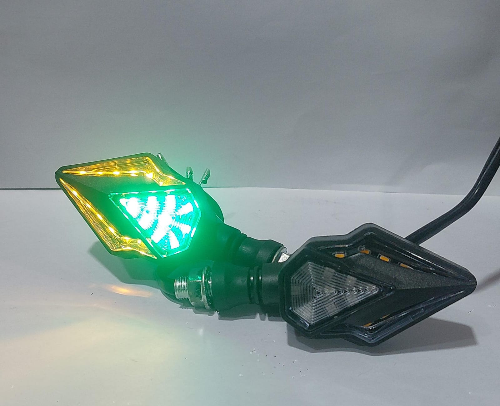 Guia Direccional Led Ama/Verde Flash