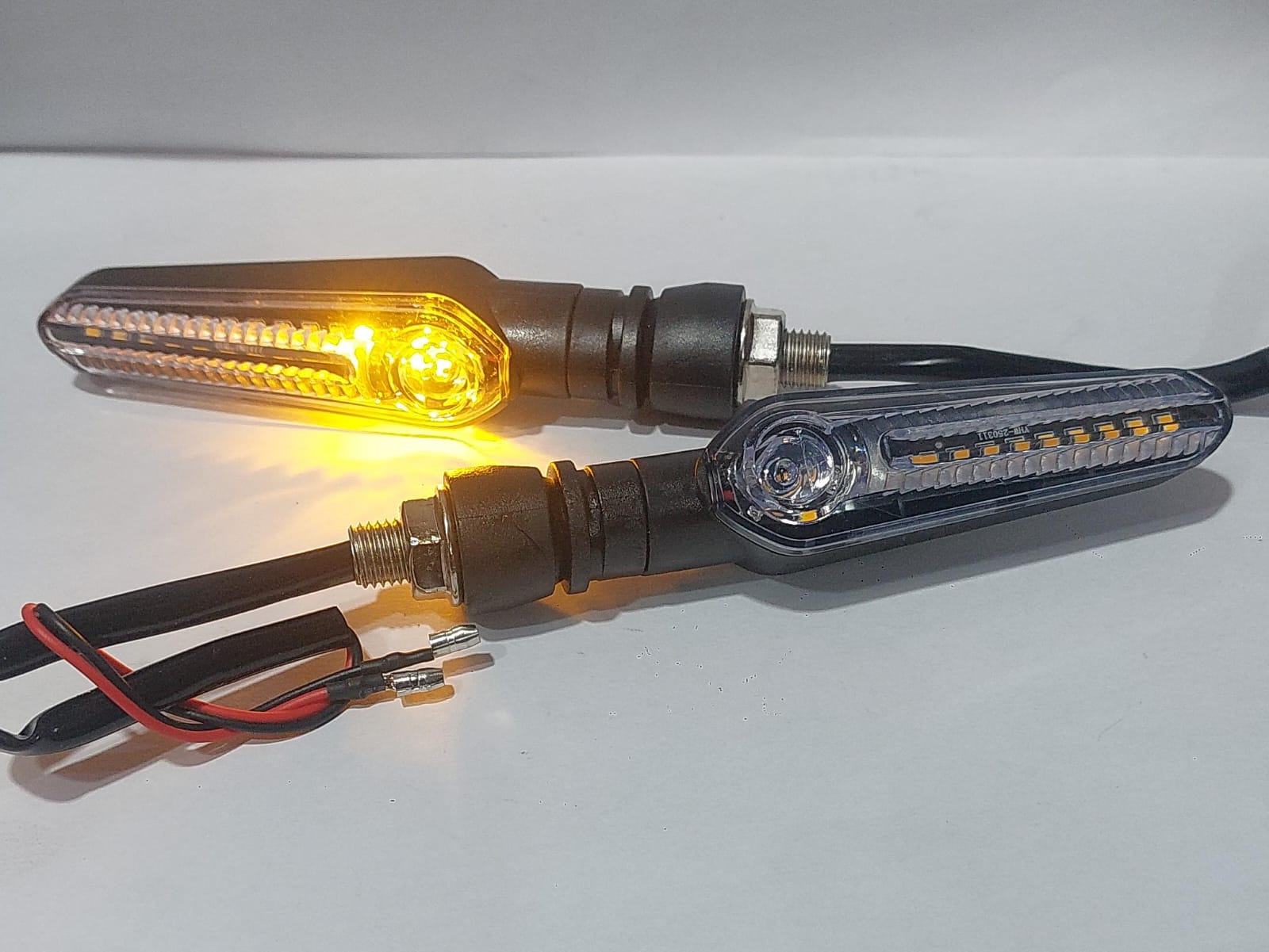 Guia Direccional Led Amarilla D-413Flash