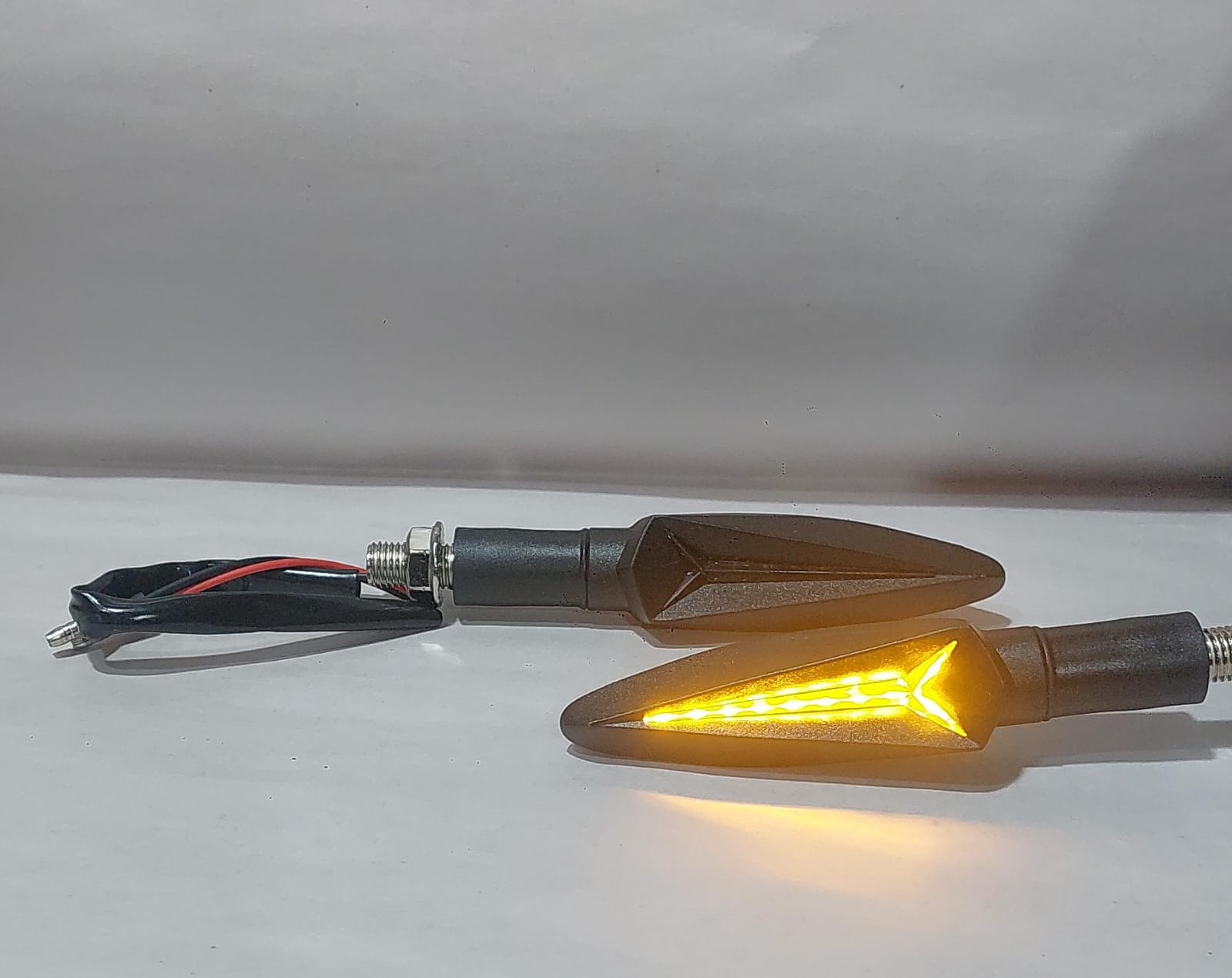 Guia Direccional Led Amarilla Flash-D-307