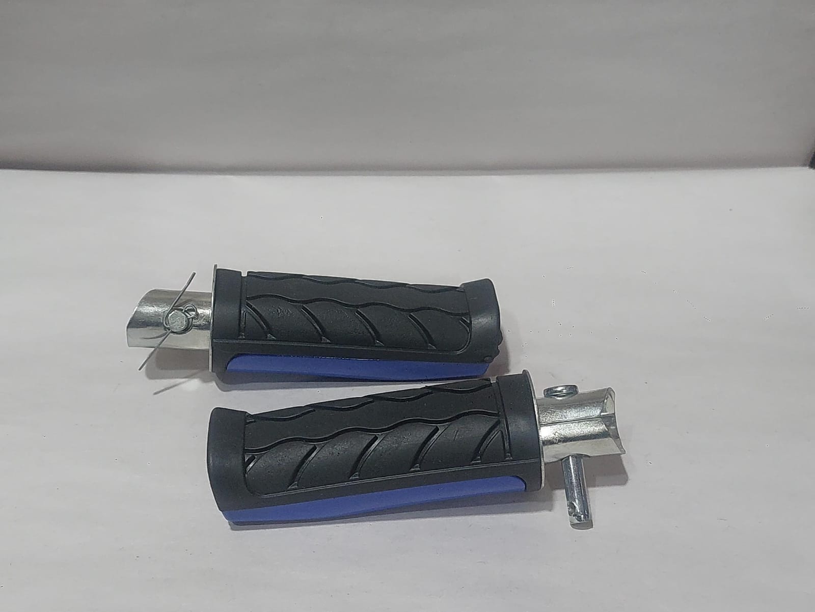 Estribo Posterior Universal Negro/Azul
